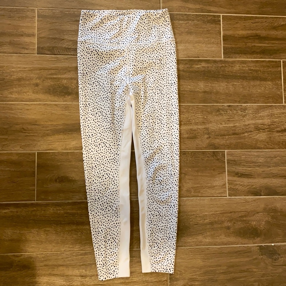 All Fenix White Leopard Leggings